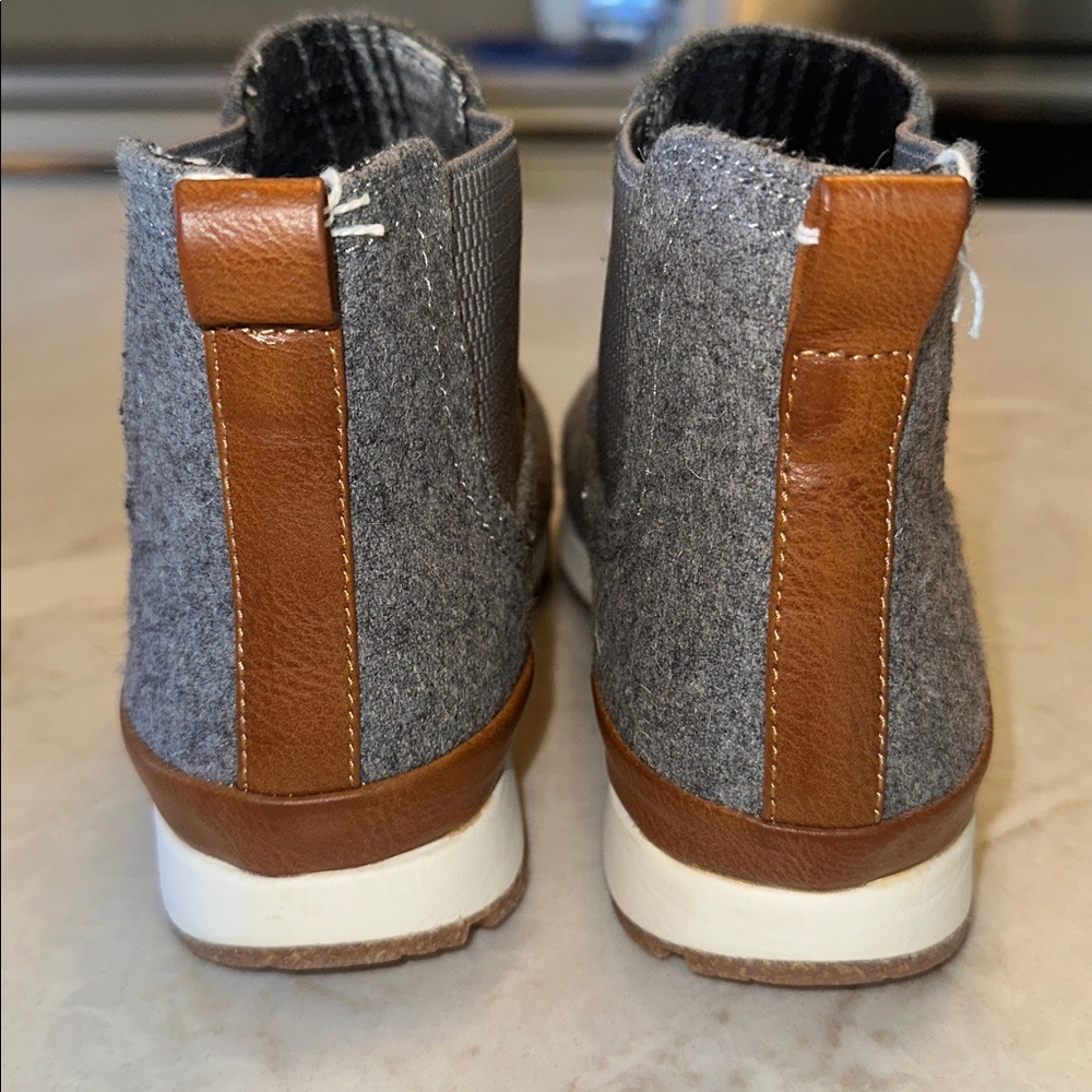 boc Gray Ankle Boots - Picture 3 of 9